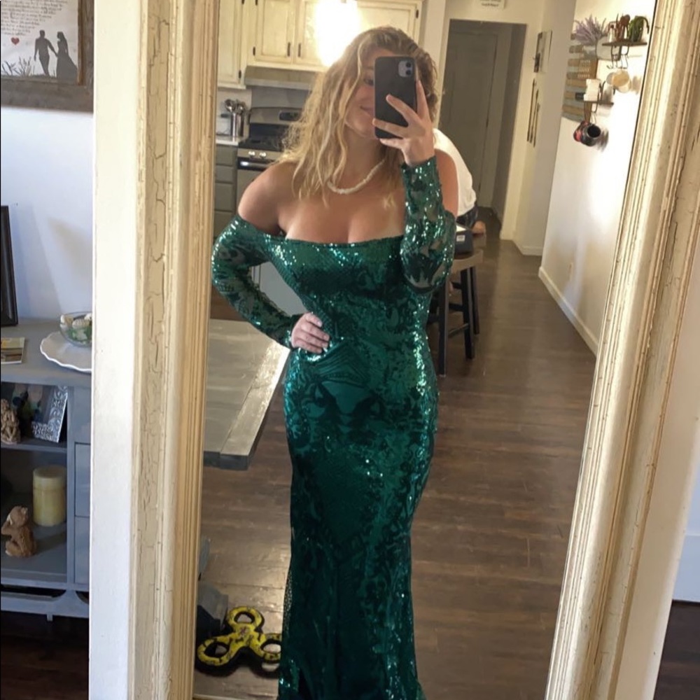 Yissang Emerald Sequined Prom Dress